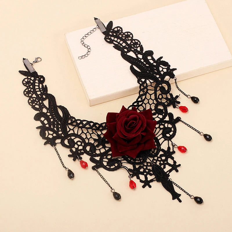 Vintage Flower Pendant Choker