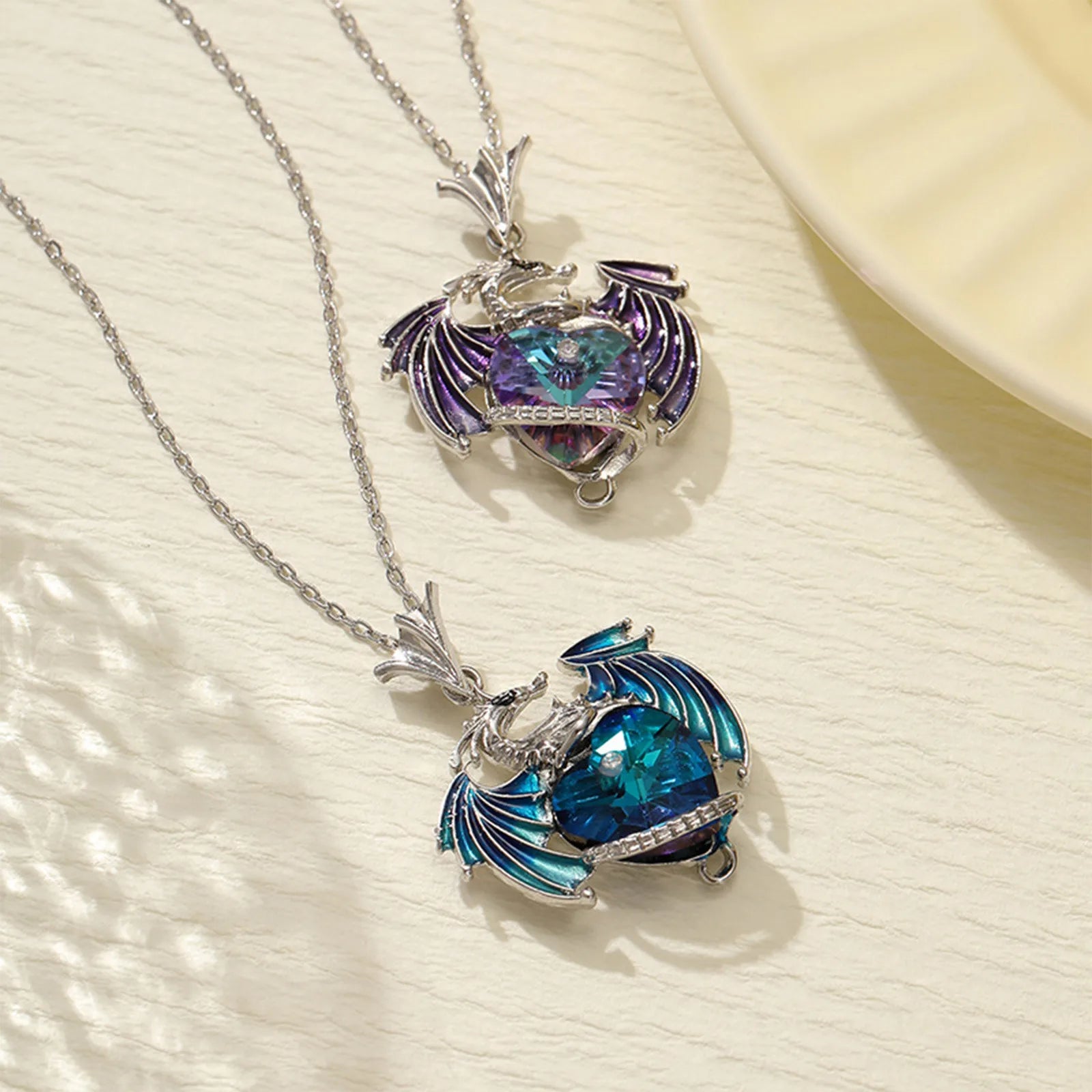 Exquisite Silver Dragon Heart Rhinestone Necklace